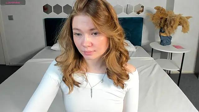Check-out our online cams range and interact on a personal level with our sweet girls streamers, showing off their voluptuous shapes and toys.