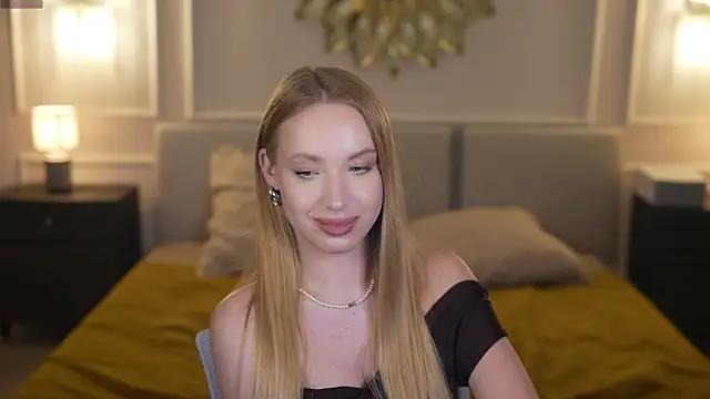 Check-out our online cams range and interact on a personal level with our sweet girls streamers, showing off their voluptuous shapes and toys.