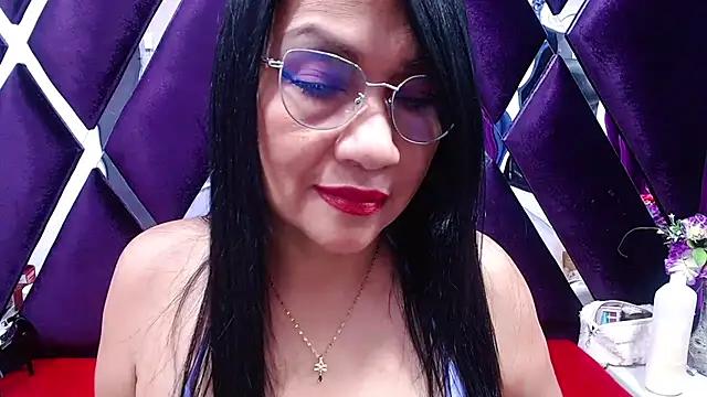 Check-out our online cams range and interact on a personal level with our sweet girls streamers, showing off their voluptuous shapes and toys.