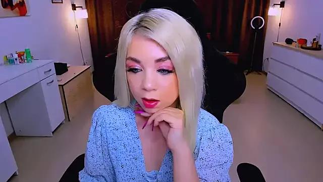 littleSiyfairy from StripChat is Freechat