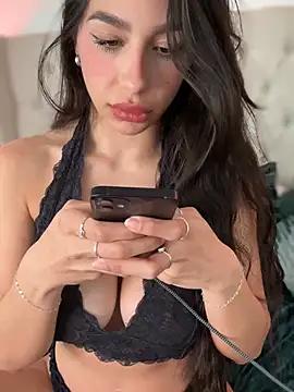 Check-out our online cams range and interact on a personal level with our sweet girls streamers, showing off their voluptuous shapes and toys.