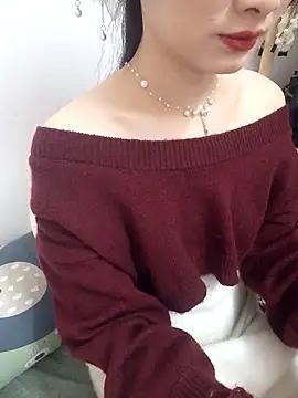 Check-out our online cams range and interact on a personal level with our sweet girls streamers, showing off their voluptuous shapes and toys.