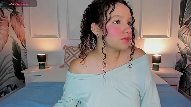 Check-out our online cams range and interact on a personal level with our sweet girls streamers, showing off their voluptuous shapes and toys.