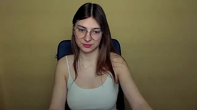 Luna_Lush_ — Lovens is onhelp me cum please
