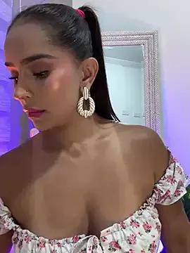 Mau_White from StripChat is Freechat