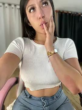 Check-out our online cams range and interact on a personal level with our sweet girls streamers, showing off their voluptuous shapes and toys.