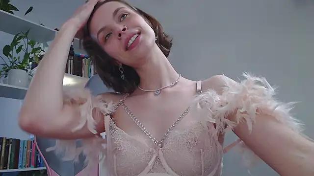 Check-out our online cams range and interact on a personal level with our sweet girls streamers, showing off their voluptuous shapes and toys.