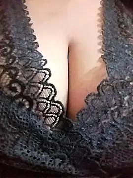 Check-out our online cams range and interact on a personal level with our sweet girls streamers, showing off their voluptuous shapes and toys.