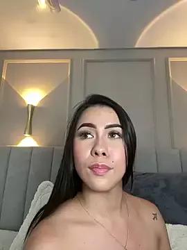 Check-out our online cams range and interact on a personal level with our sweet girls streamers, showing off their voluptuous shapes and toys.