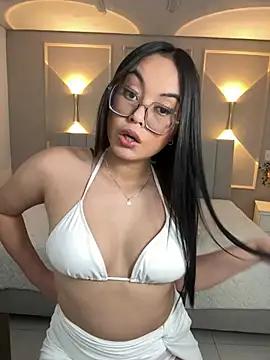 Check-out our online cams range and interact on a personal level with our sweet girls streamers, showing off their voluptuous shapes and toys.