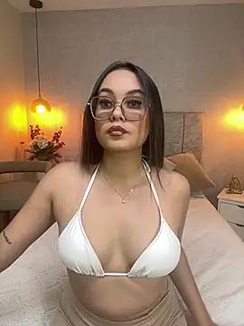 Check-out our online cams range and interact on a personal level with our sweet girls streamers, showing off their voluptuous shapes and toys.