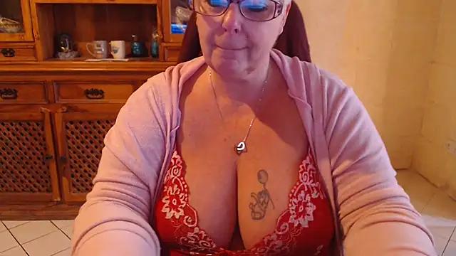 Check-out our online cams range and interact on a personal level with our sweet girls streamers, showing off their voluptuous shapes and toys.