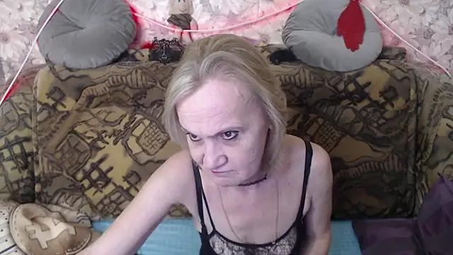 Check-out our online cams range and interact on a personal level with our sweet girls streamers, showing off their voluptuous shapes and toys.