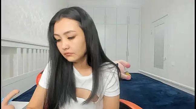 Check-out our online cams range and interact on a personal level with our sweet girls streamers, showing off their voluptuous shapes and toys.