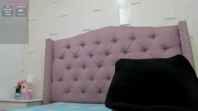 MonicaSchwartz from StripChat is Freechat