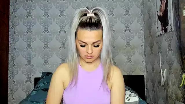 NicoletMoore from StripChat is Freechat