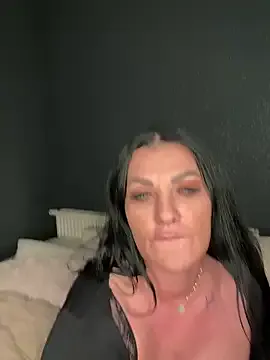 Nola_Luxx-offiziell — Spit on Boobs fake sperm Countdown