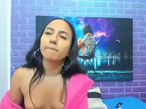 Check-out our online cams range and interact on a personal level with our sweet girls streamers, showing off their voluptuous shapes and toys.