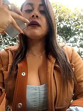 Oryk___ — Boobs out for 3 minutes in public 