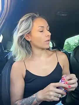 petrouchkaaa_ — Donne moi chaud  take off My pants