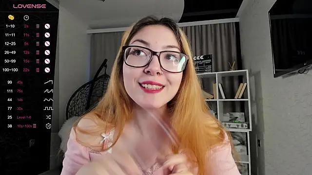 Check-out our online cams range and interact on a personal level with our sweet girls streamers, showing off their voluptuous shapes and toys.
