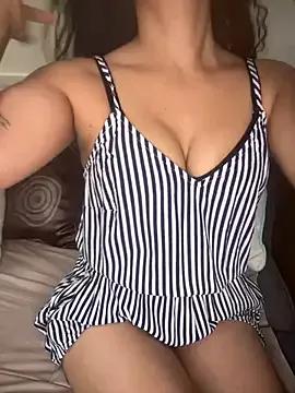queen-of-heart from StripChat is Freechat