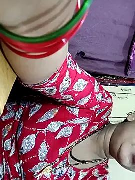 Check-out our online cams range and interact on a personal level with our sweet girls streamers, showing off their voluptuous shapes and toys.