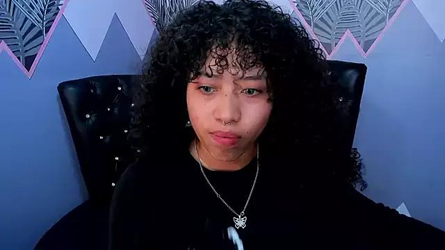 SAFIROAGATA from StripChat is Freechat