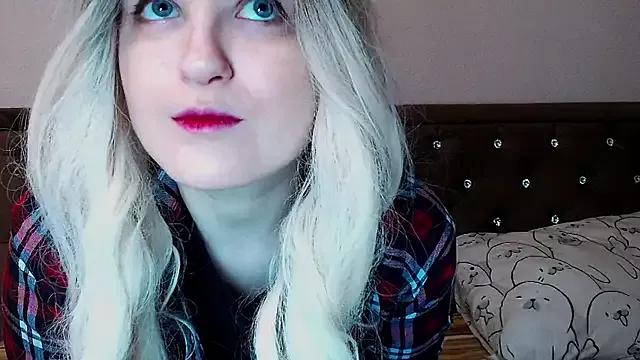 Sara4uu from StripChat is Freechat