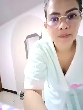 Check-out our online cams range and interact on a personal level with our sweet girls streamers, showing off their voluptuous shapes and toys.