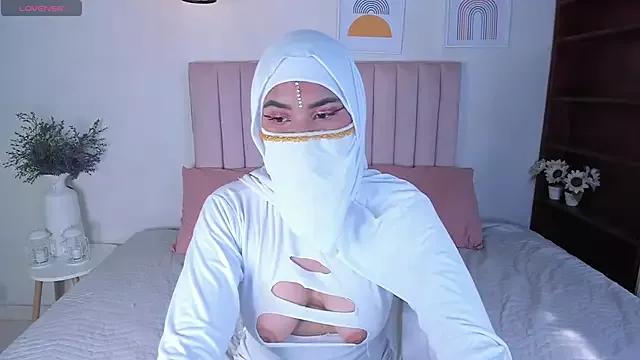 saray_halam from StripChat is Freechat