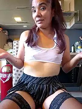 Check-out our online cams range and interact on a personal level with our sweet girls streamers, showing off their voluptuous shapes and toys.