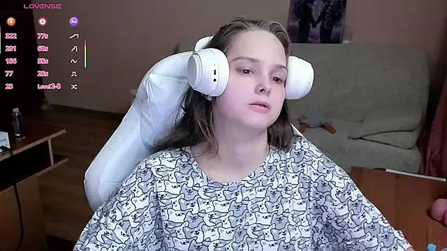 SharybbFace — take off t-shirt