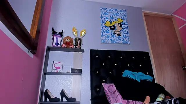 Check-out our online cams range and interact on a personal level with our sweet girls streamers, showing off their voluptuous shapes and toys.