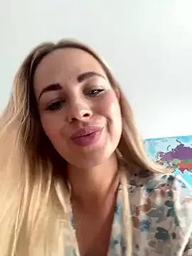 streetdoll from StripChat is Freechat