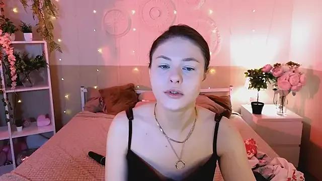Check-out our online cams range and interact on a personal level with our sweet girls streamers, showing off their voluptuous shapes and toys.