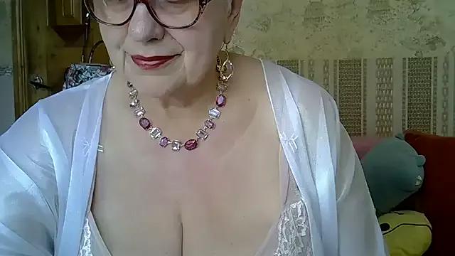 Check-out our online cams range and interact on a personal level with our sweet girls streamers, showing off their voluptuous shapes and toys.