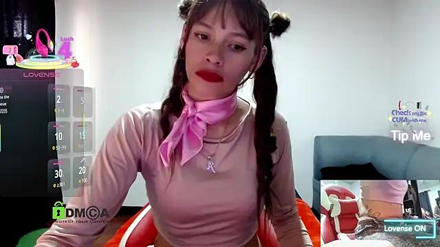 Check-out our online cams range and interact on a personal level with our sweet girls streamers, showing off their voluptuous shapes and toys.