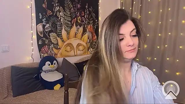 Check-out our online cams range and interact on a personal level with our sweet girls streamers, showing off their voluptuous shapes and toys.