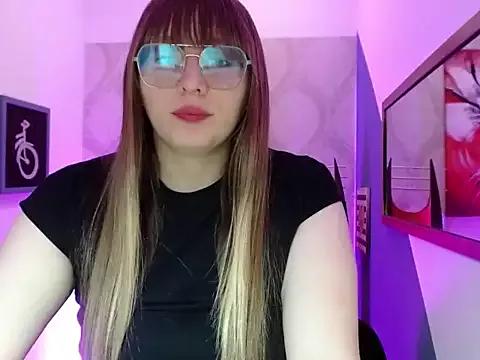 Check-out our online cams range and interact on a personal level with our sweet girls streamers, showing off their voluptuous shapes and toys.