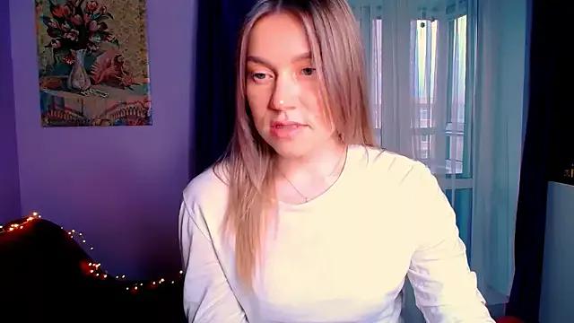Check-out our online cams range and interact on a personal level with our sweet girls streamers, showing off their voluptuous shapes and toys.