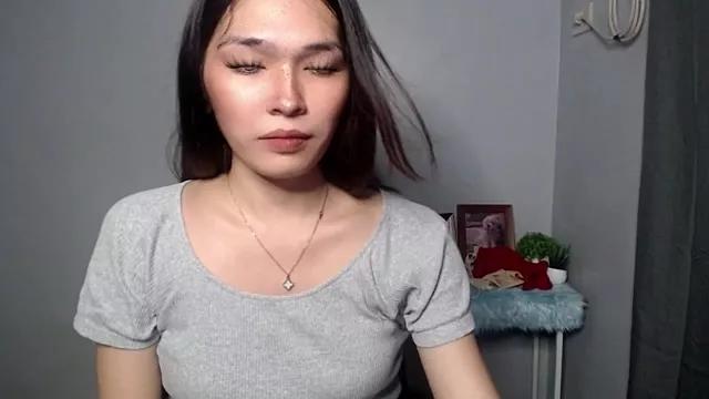 Check-out our online cams range and interact on a personal level with our sweet girls streamers, showing off their voluptuous shapes and toys.