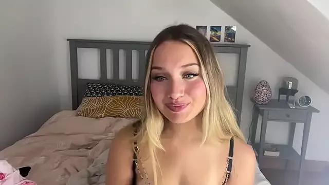 vicidream from StripChat is Freechat