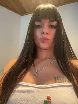 Check-out our online cams range and interact on a personal level with our sweet girls streamers, showing off their voluptuous shapes and toys.