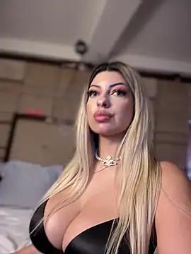 Check-out our online cams range and interact on a personal level with our sweet girls streamers, showing off their voluptuous shapes and toys.