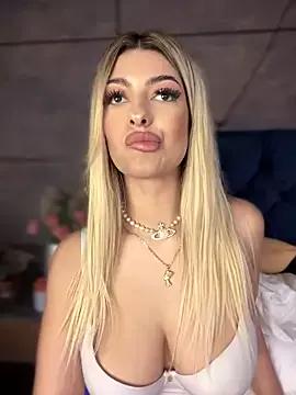 YaraMoon_ from StripChat is Freechat