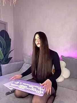 Check-out our online cams range and interact on a personal level with our sweet girls streamers, showing off their voluptuous shapes and toys.