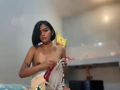 Check-out our online cams range and interact on a personal level with our sweet girls streamers, showing off their voluptuous shapes and toys.