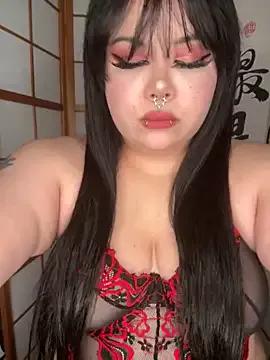 yum3doll — Je me met nue 