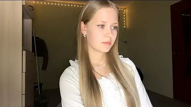 ZaidaSchwarten — kiss the cam for u <3